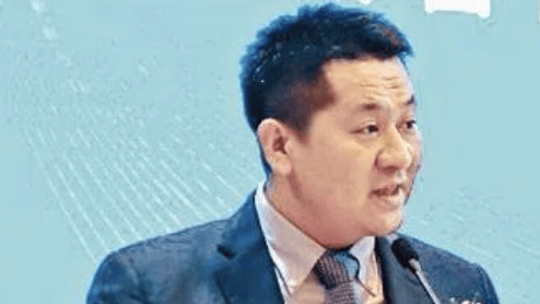 皇冠信用盘登3代理注册
_跨境网赌头目佘智江(湖南出生皇冠信用盘登3代理注册
,后获柬埔寨国籍),被引渡回中国