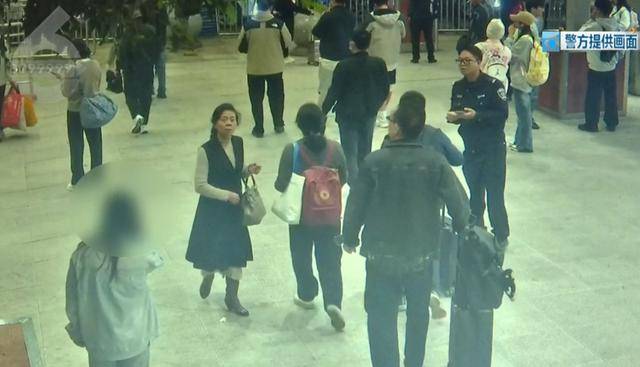 皇冠信用开户
_紧急!正要出站皇冠信用开户
,两名14岁少女在昆明火车站被民警拦截…