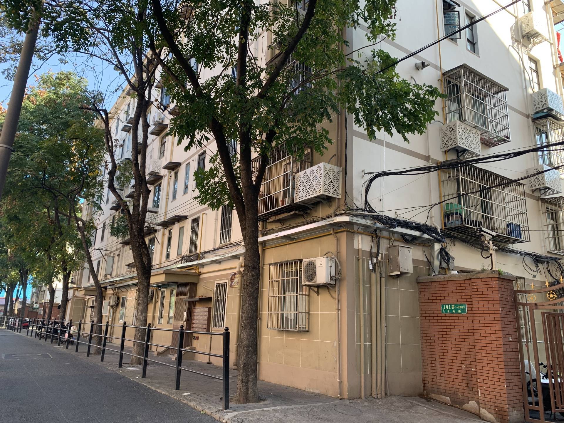 皇冠登录地址
_注意!“骨折价”拍下的银行直供房皇冠登录地址
,可能是“债权”而非“房产”