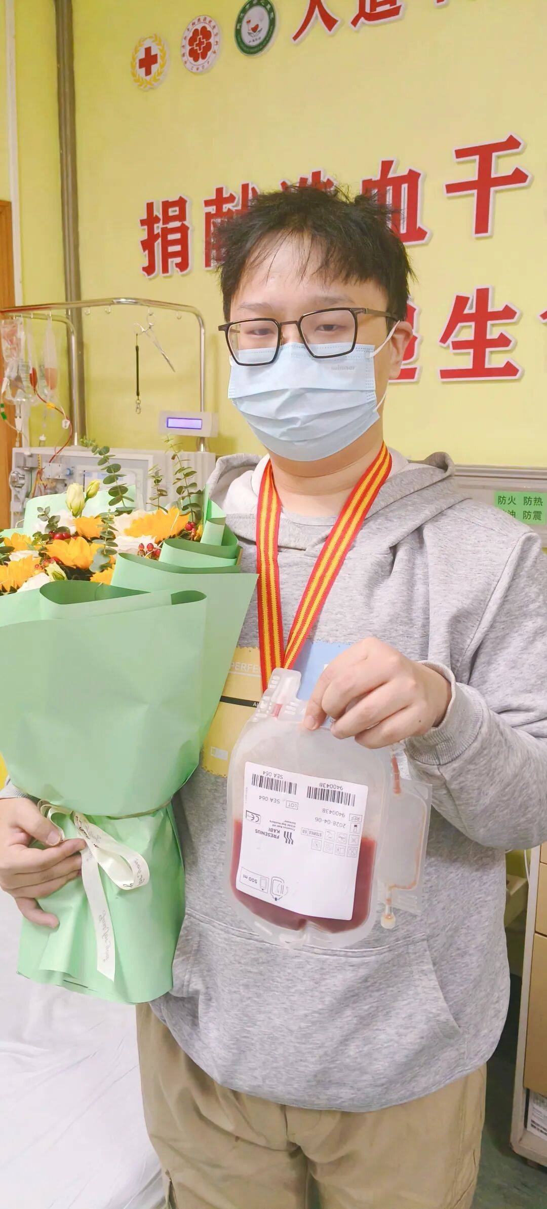 排球
_今天排球
,25岁武汉小伙与5岁陌生女孩千里“结缘”!