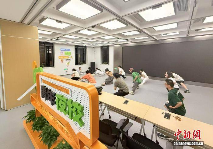 底特律活塞 vs 亚特兰大老鹰
_年均引进3万大学生底特律活塞 vs 亚特兰大老鹰
，浙江最年轻城区靠什么？