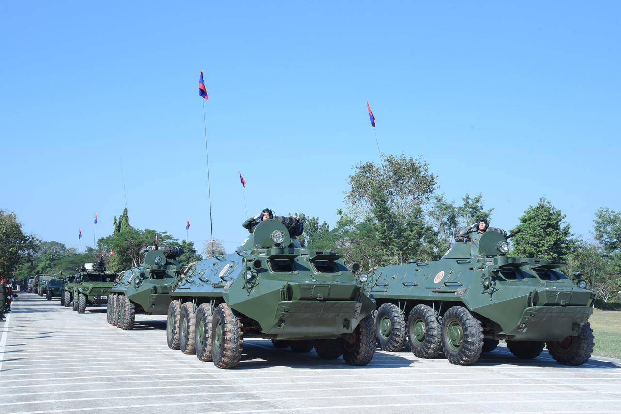 皇冠体育正网_火药桶一触即发皇冠体育正网，老挝上万大军深夜集结，会突然出兵泰柬冲突吗？