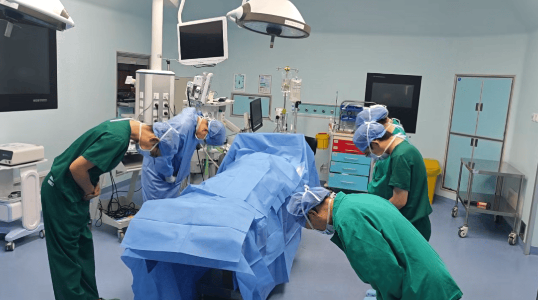 皇冠信用网登3代理_泪目！丈夫车祸离世皇冠信用网登3代理，妻子含泪做出这个决定