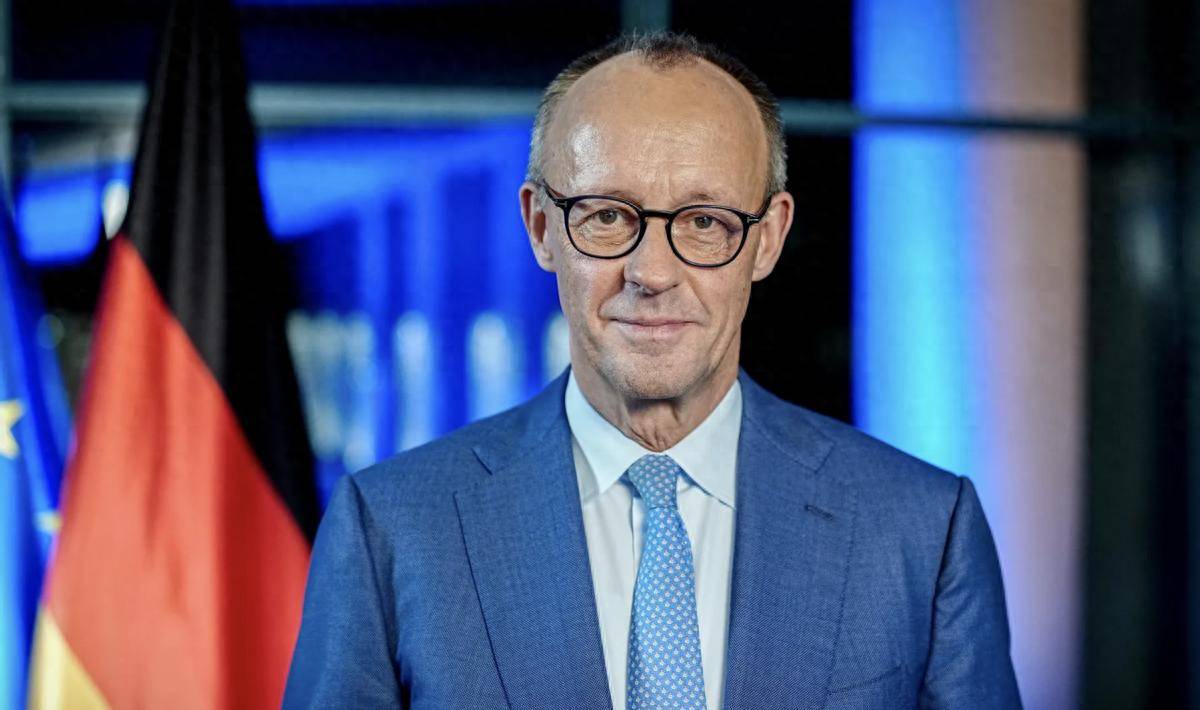 新2平台_德国总理默茨新年致辞：我们不是大国的棋子新2平台，我们双手未被束缚！哪来的底气？