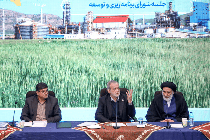 皇冠信用网登123出租_伊朗总统：若民众不满 责任别都推给美国