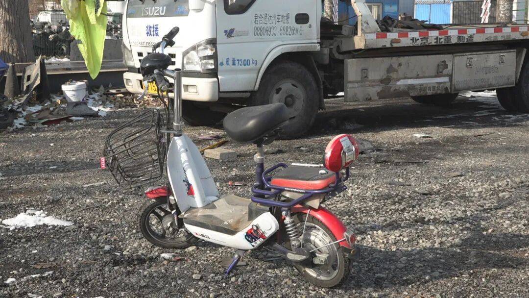 怎么申请皇冠信用网_北京一男子将人撞骨折后逃逸怎么申请皇冠信用网,事后称没时间报警:“怕她耽误我事”