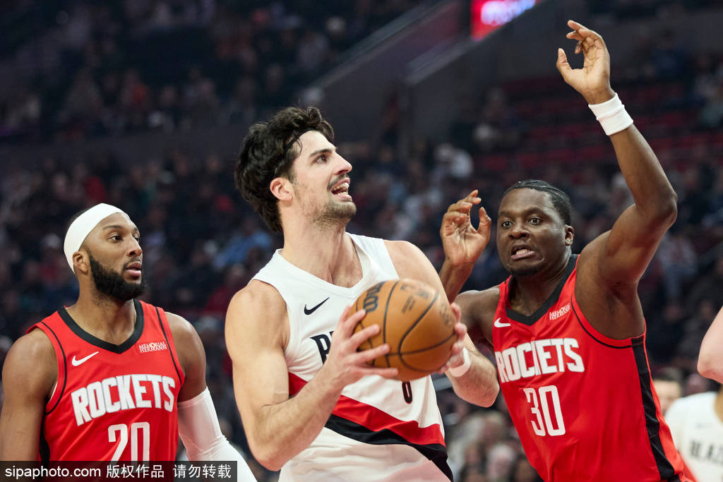 皇冠信用网登3出租_火箭队跃升至联盟第三:伤病频发下的坚韧与应对