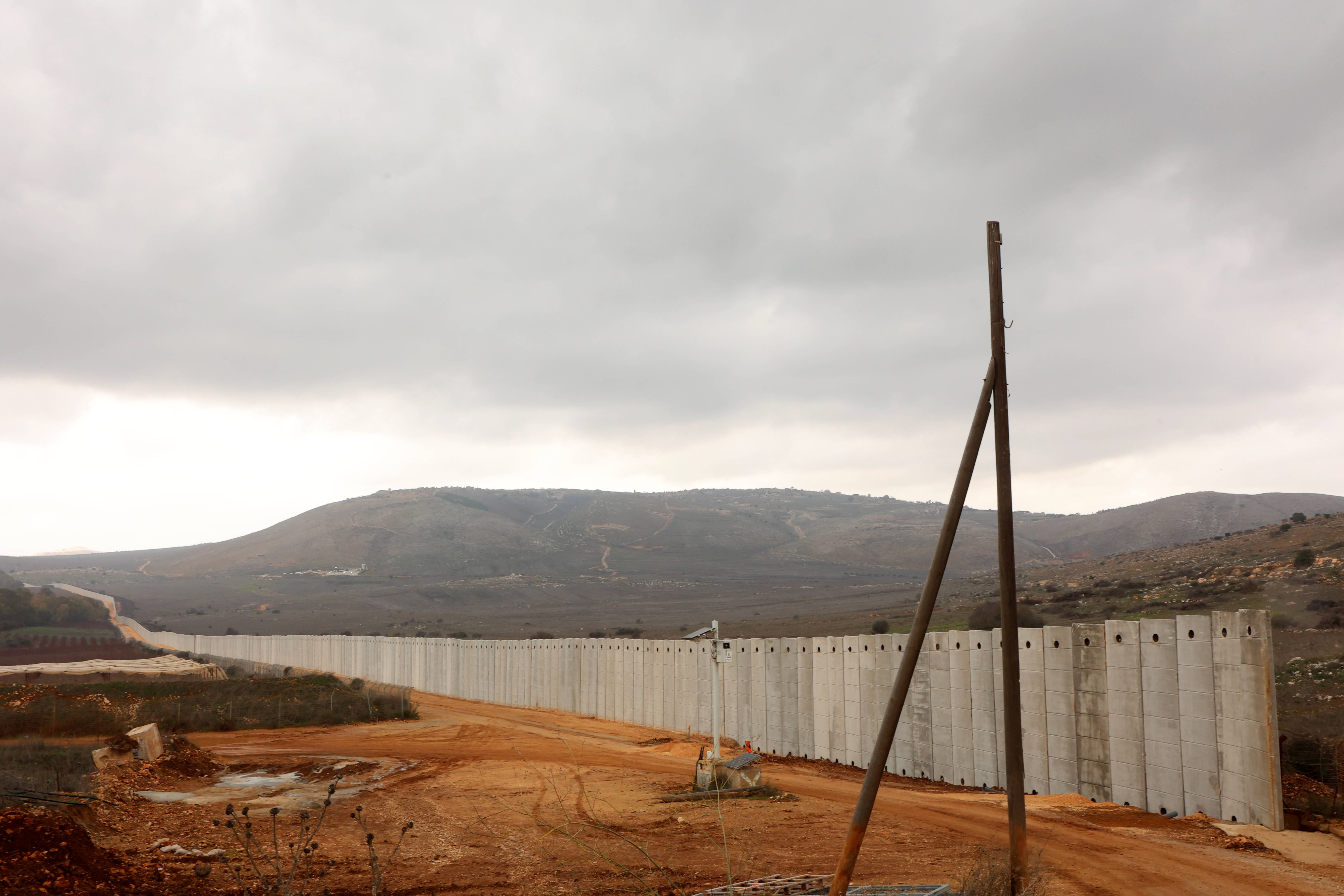 皇冠网址_以色列在以黎边境地区修建隔离墙