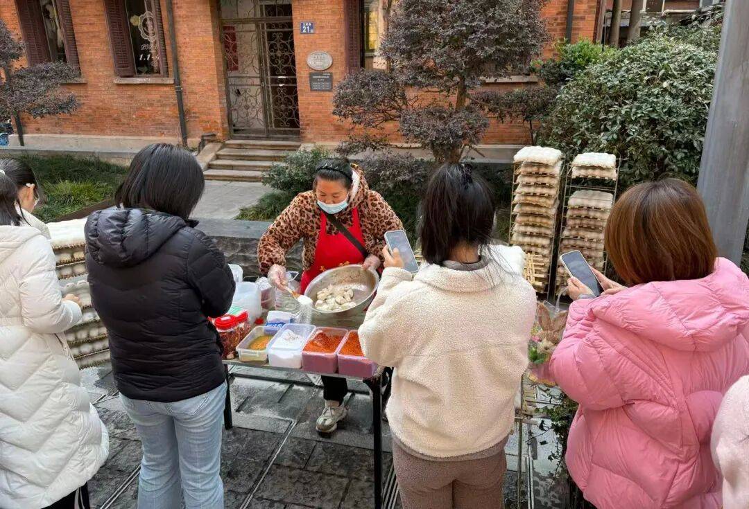 皇冠信用网怎么注册_“好丝滑好解压”!武汉一点位突然走红皇冠信用网怎么注册,不少人抢着上手