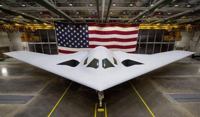 皇冠体育网_200架B-21+300架F-47！美智库：500架战机皇冠体育网，就能打到中国内陆