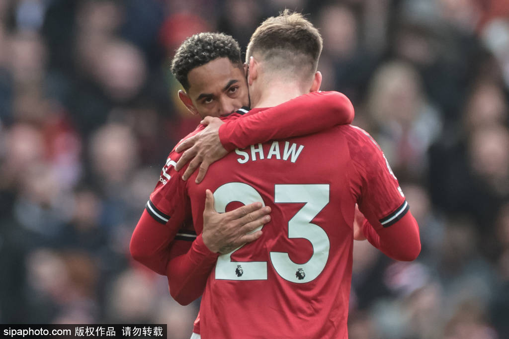 网上买球怎么买 _库尼亚：我求卡塞米罗让他别只跟我踢一年网上买球怎么买 ，留下来再跟我踢一年