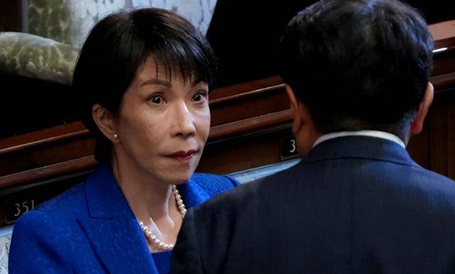 皇冠信用网_日本物价全线失控皇冠信用网,这回高市早苗扛不住了,开启了“割肉救命”之路!